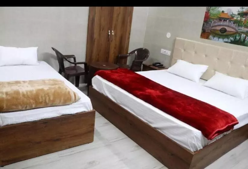 هتل Krishna Dreams