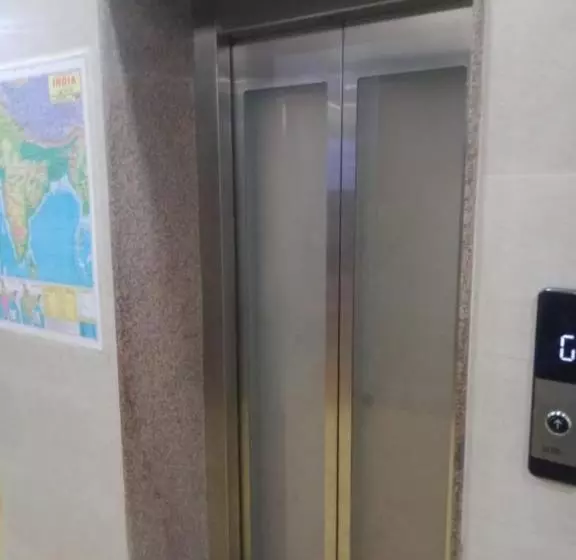 هتل Krishna Dreams