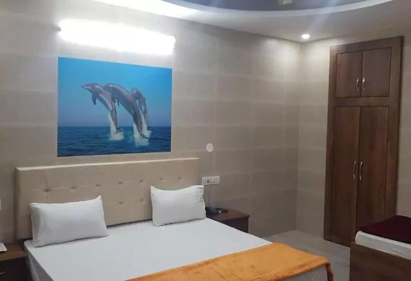 هتل Krishna Dreams