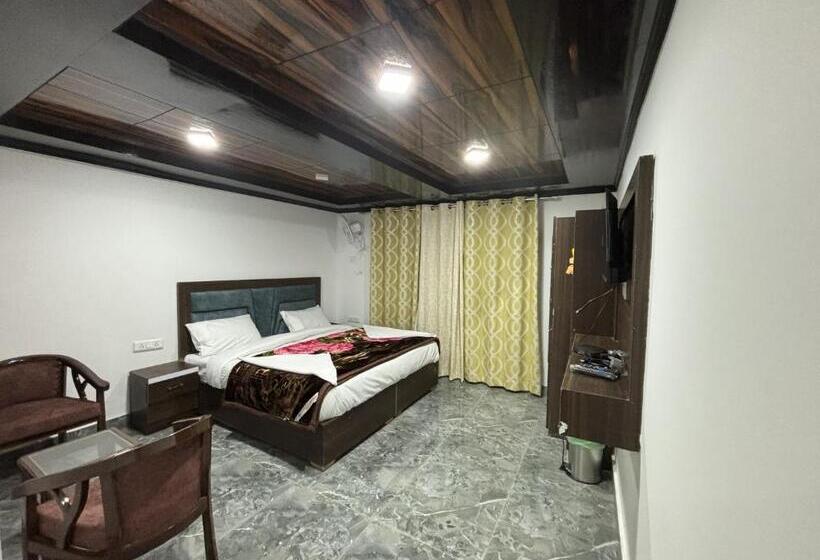 בית מלון כפרי Lal S Inn