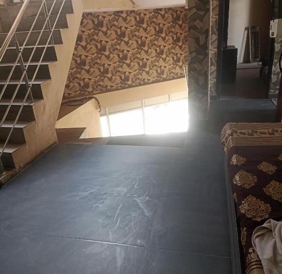 فندق Platinum Inn