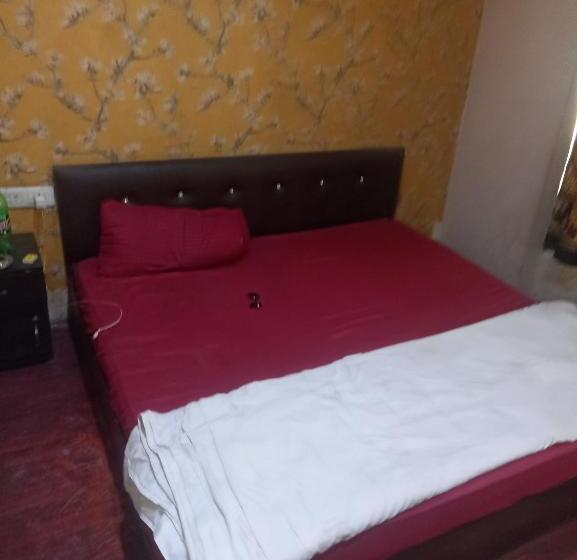 فندق Platinum Inn