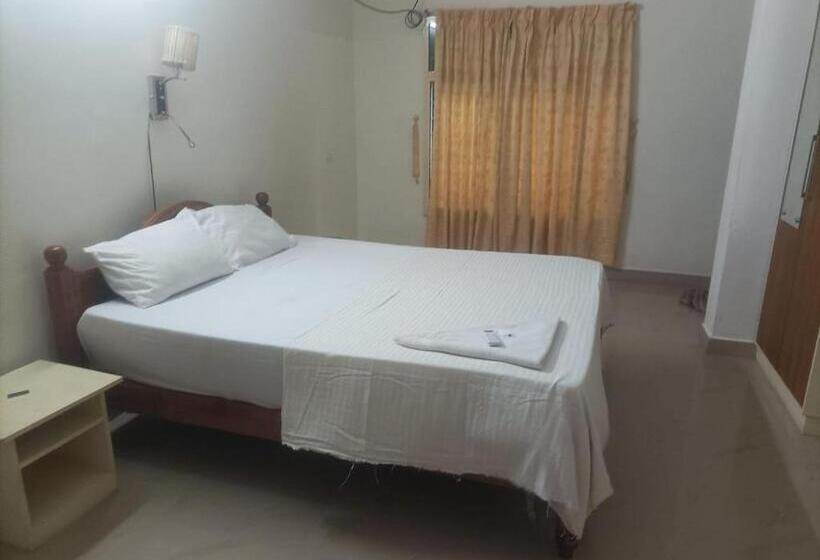 בית מלון כפרי Silent River Resort