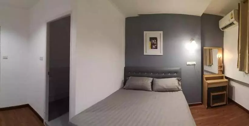 هتل Sun House Bkk
