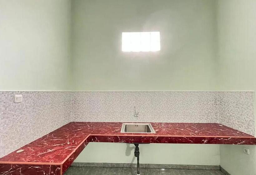 Hotel Trubus Guesthouse Syariah Magelang Mitra Reddoorz