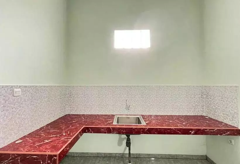 ホテル Trubus Guesthouse Syariah Magelang Mitra Reddoorz