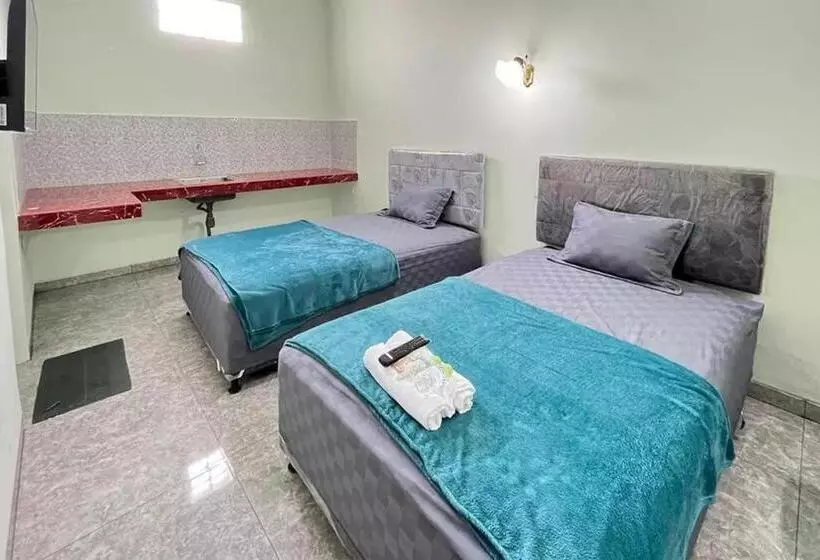 ホテル Trubus Guesthouse Syariah Magelang Mitra Reddoorz