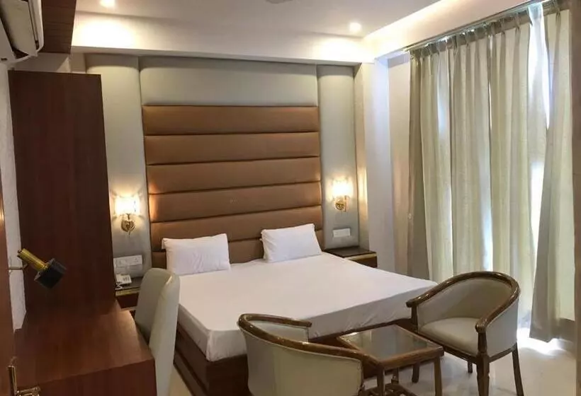 Marks Hotel & Banquet