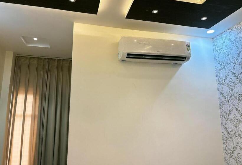 New Prince Hotel & Restaurant