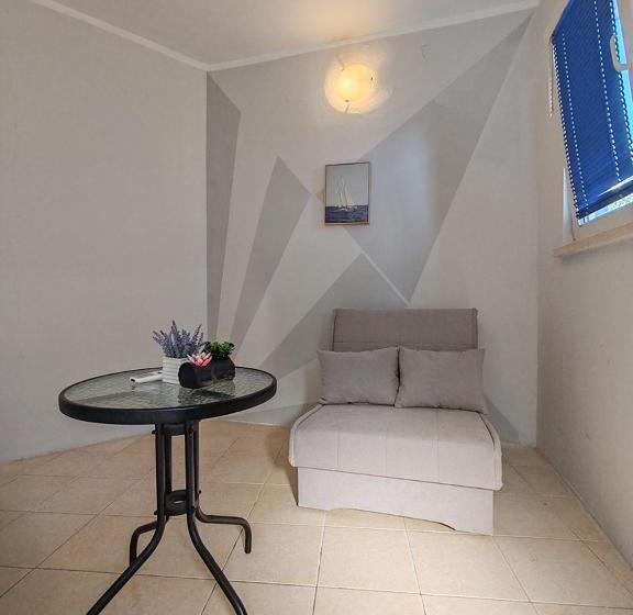 پانسیون Apartmani I Sobe Brancin