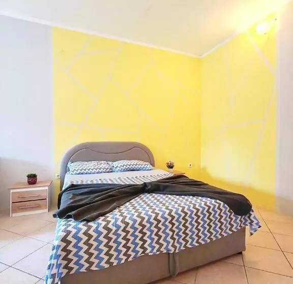 پانسیون Apartmani I Sobe Brancin