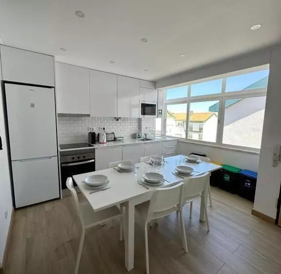 Majatalo Carcavelos Beach Shared Serviced Apartment 12