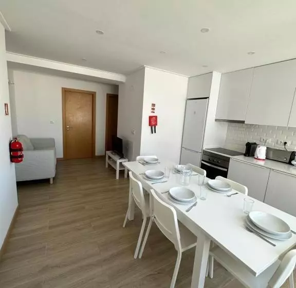 Majatalo Carcavelos Beach Shared Serviced Apartment 12