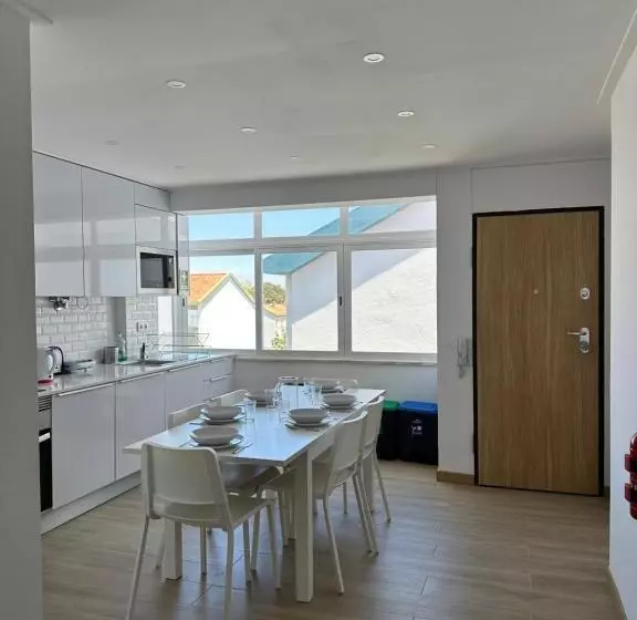 Majatalo Carcavelos Beach Shared Serviced Apartment 12