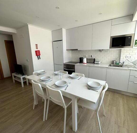 پانسیون Carcavelos Beach Shared Serviced Apartment 12