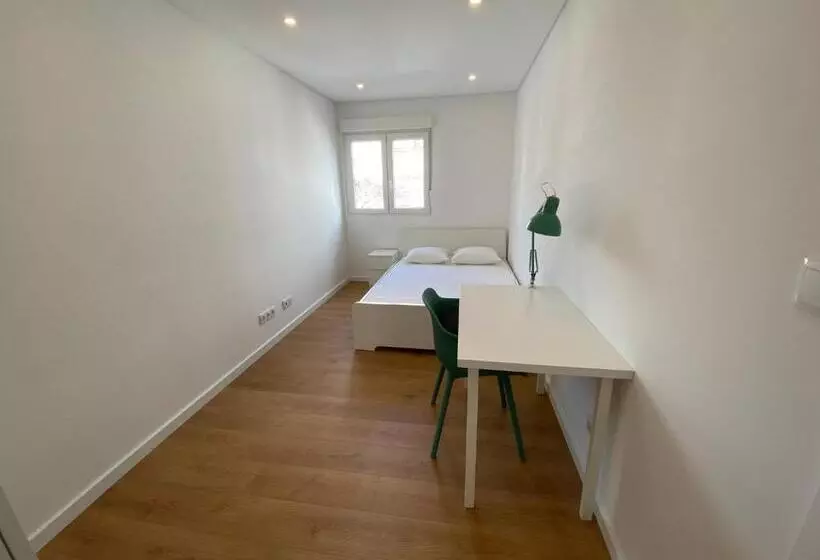 Majatalo Carcavelos Beach Shared Serviced Apartment 12