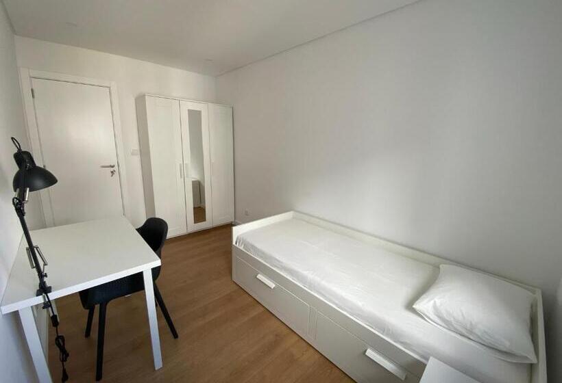 پانسیون Carcavelos Beach Shared Serviced Apartment 12