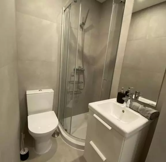 Majatalo Carcavelos Beach Shared Serviced Apartment 12