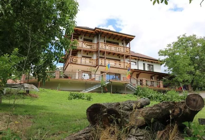 Majatalo Domeniul Mortasifu