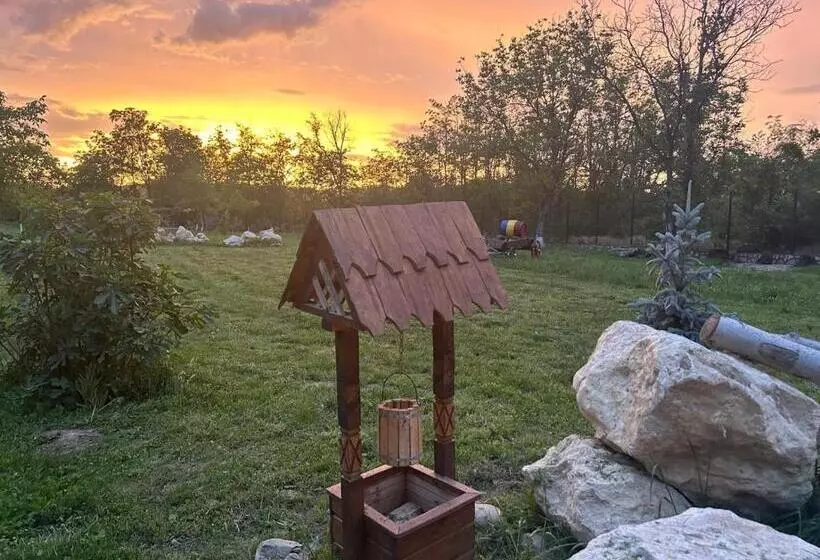 Majatalo Domeniul Mortasifu