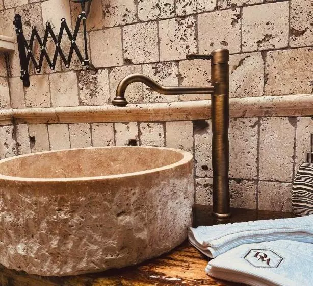 Majatalo Domeniul Mortasifu