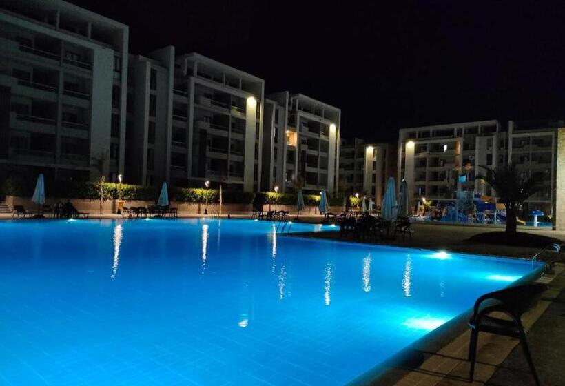 استراحتگاه شالية مكيف للعائلات بقرية جراند هيلز الساحل الشمالي الاتصال قبل الحجز