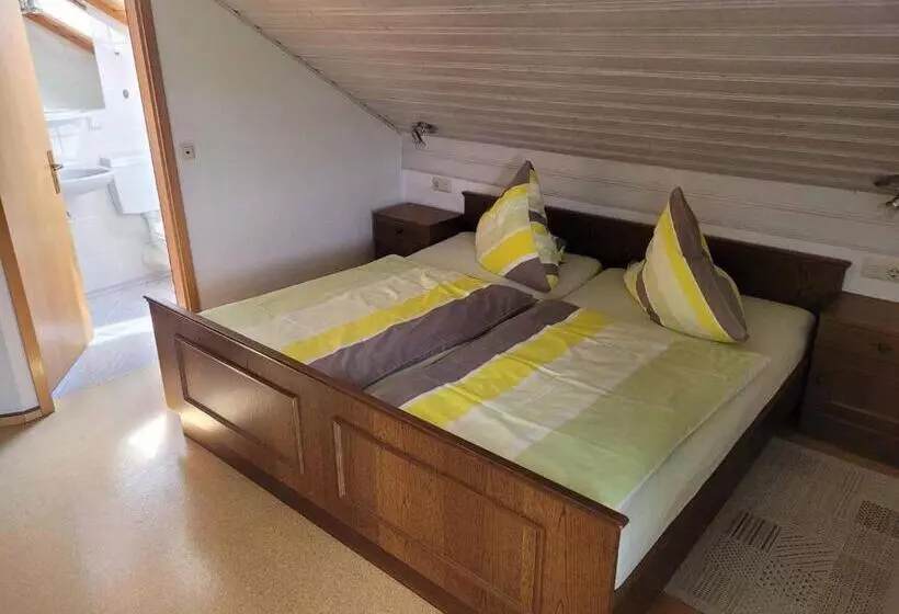 Retkeilymaja Haus Resi