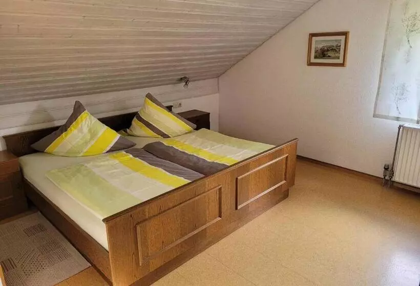 Retkeilymaja Haus Resi