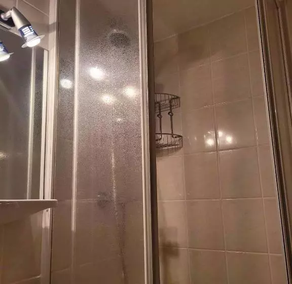 Retkeilymaja Haus Resi