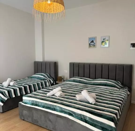 تختخواب و صبحانه Freya S Rooms