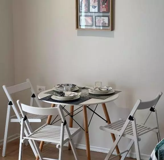 تختخواب و صبحانه Freya S Rooms