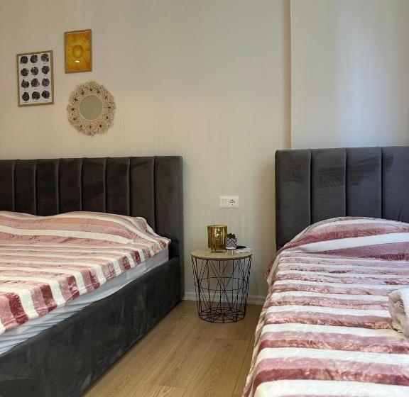 تختخواب و صبحانه Freya S Rooms