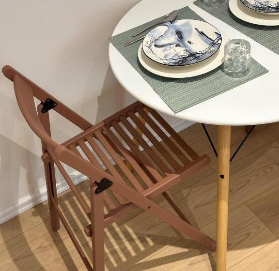 تختخواب و صبحانه Freya S Rooms