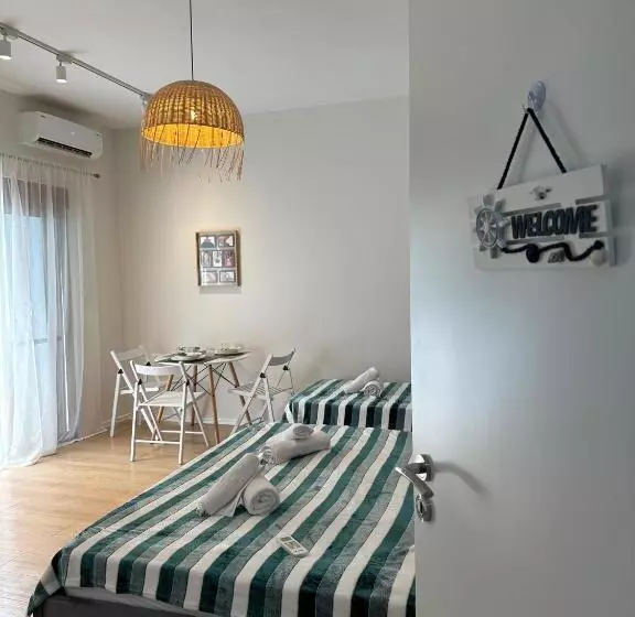 تختخواب و صبحانه Freya S Rooms