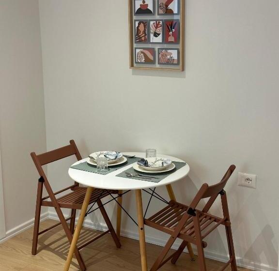 تختخواب و صبحانه Freya S Rooms