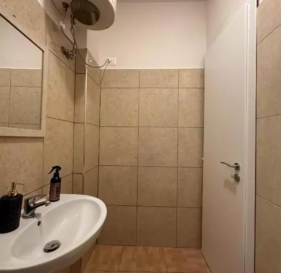 تختخواب و صبحانه Freya S Rooms