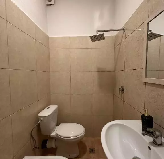 تختخواب و صبحانه Freya S Rooms