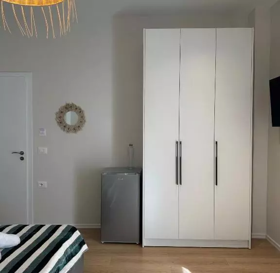 تختخواب و صبحانه Freya S Rooms