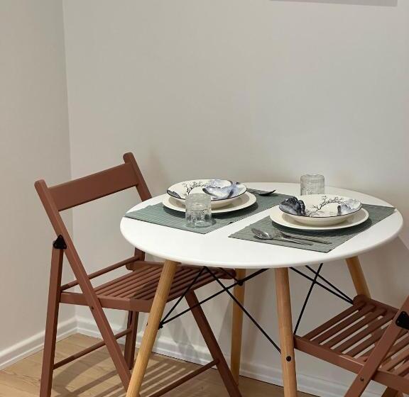 تختخواب و صبحانه Freya S Rooms