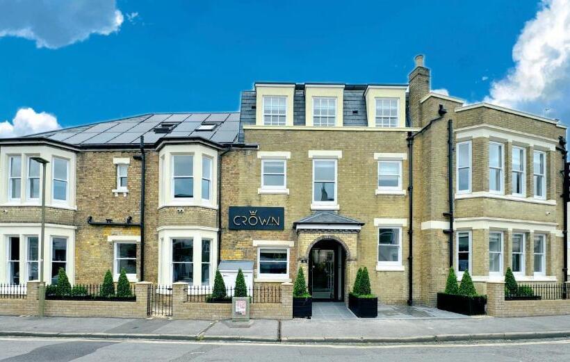 هتل Crown