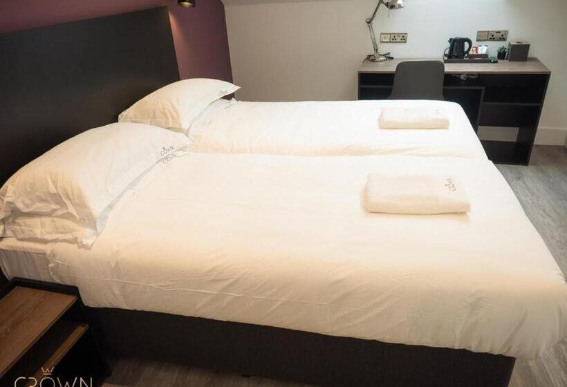 هتل Crown