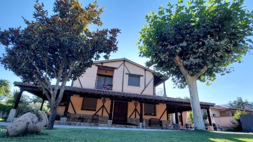 La Muralla De Gredos Hotel Rural