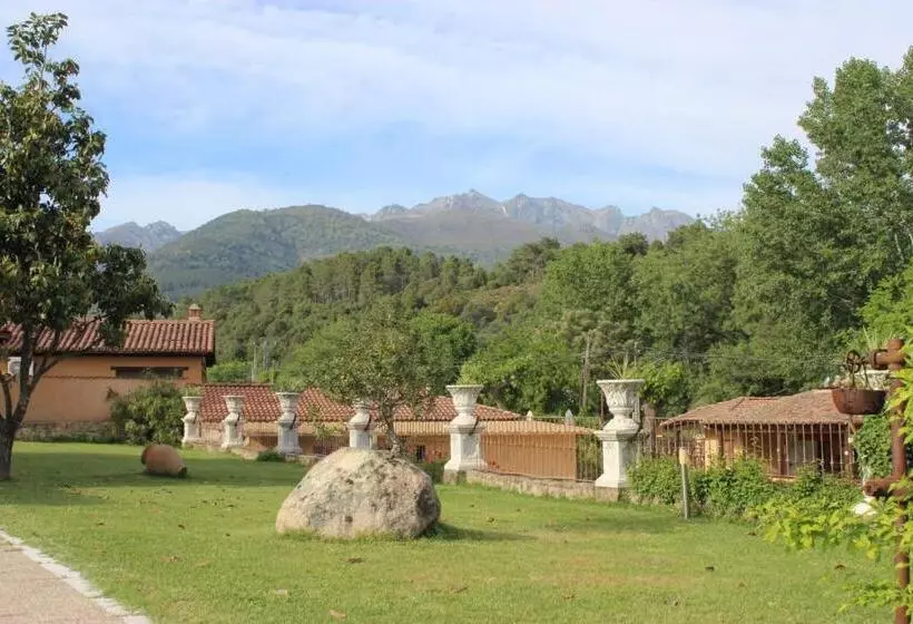 La Muralla De Gredos Hotel Rural
