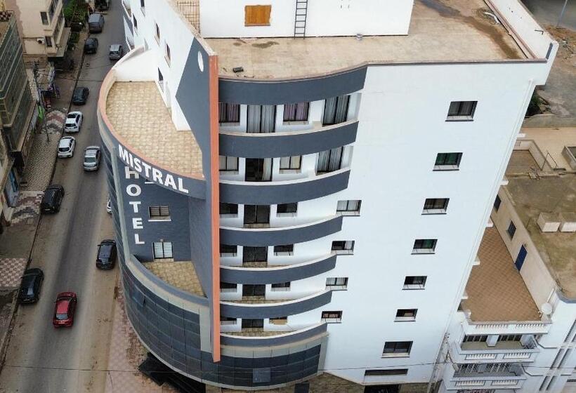 هتل Mistral