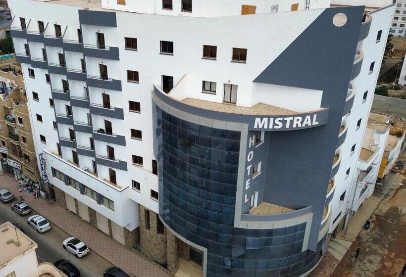 هتل Mistral