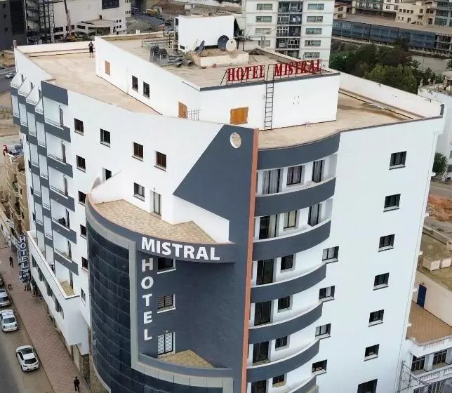 هتل Mistral