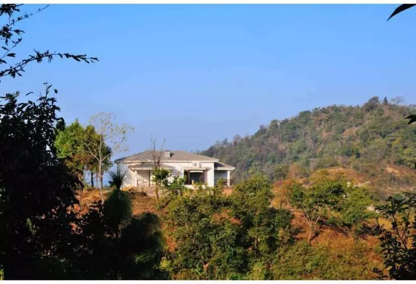 هتل Van The Retreat