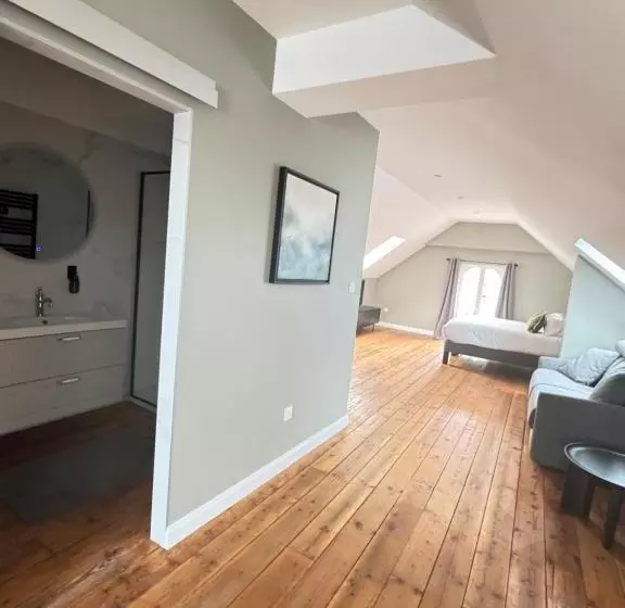 ペンション Aura Castle