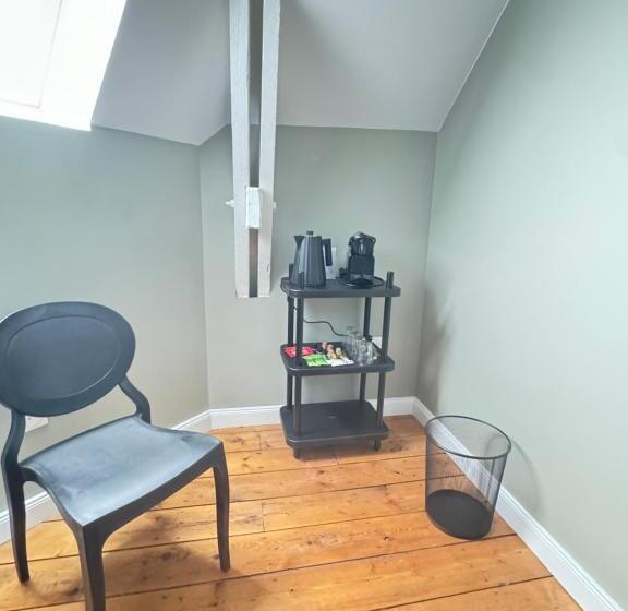 بنسيون Aura Castle