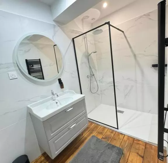 ペンション Aura Castle